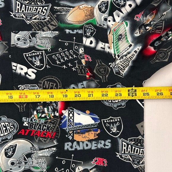 NFL Oakland Raiders Mens XL Black All Over Print Hawaiian Button Front Shirt Vtg - Picture 6 of 7